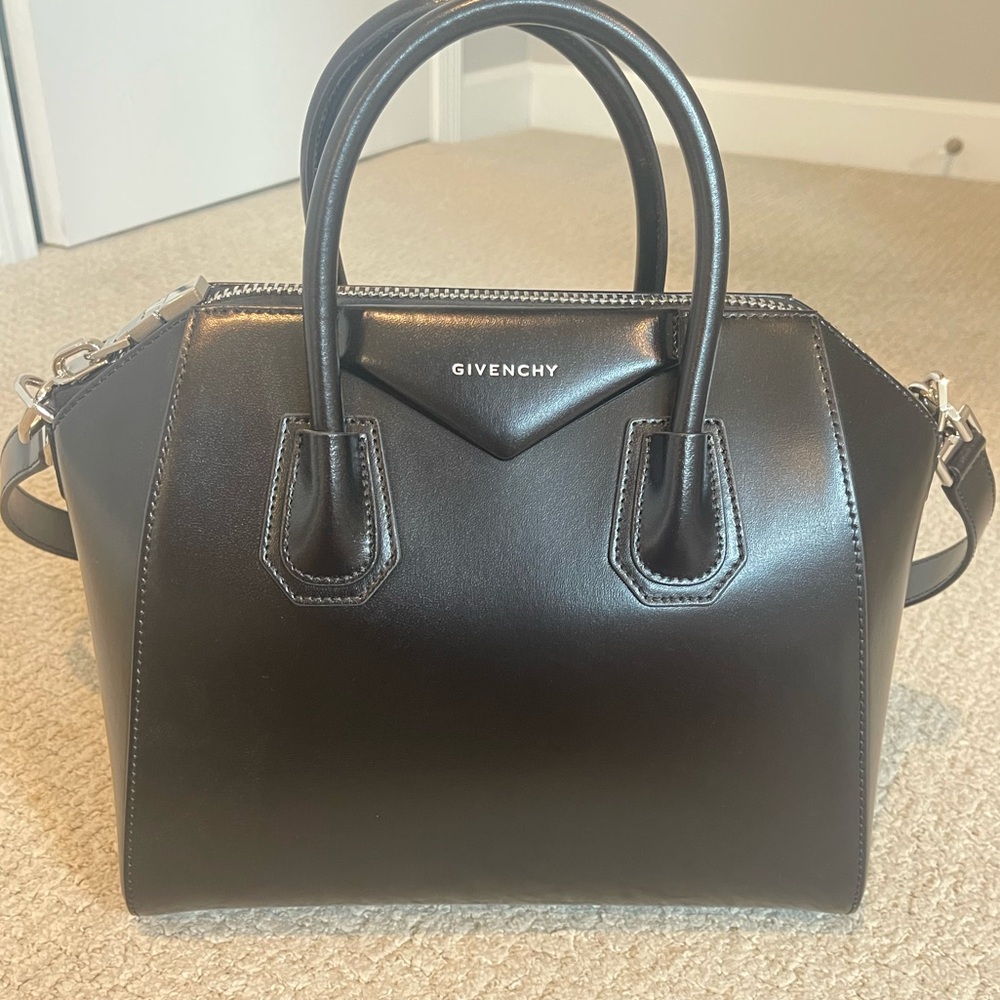 NWT Givenchy Small Antigona in Black Box Leather with Silver Hardware